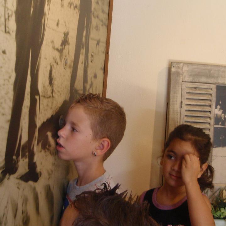 ילדים במוזיאון חוסמסה